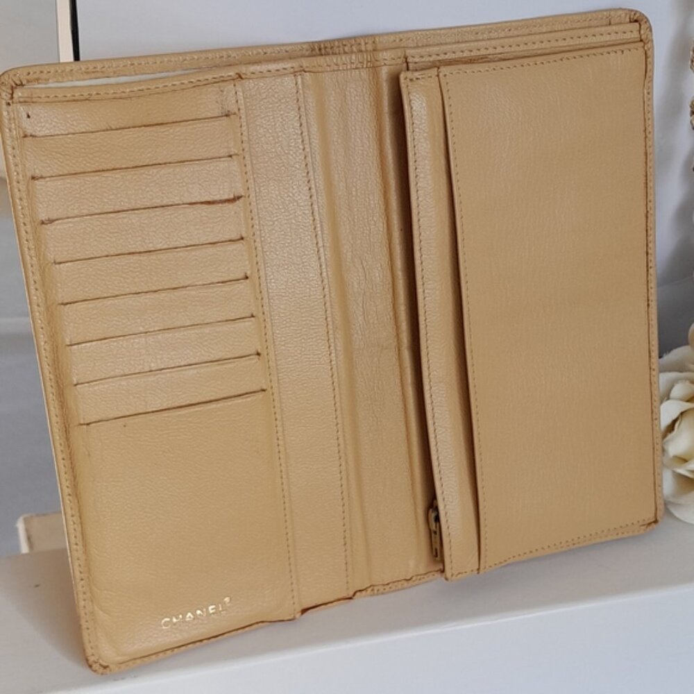 Chanel Bifold Long Flap Clutch/Wallet. - Picture 4 of 16